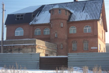 Сдам трехэтажный коттедж в г.Белорецк .Сауна,бассейн.