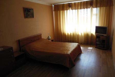 Без посредника на сутки сдаю 1-ком.квартиру.