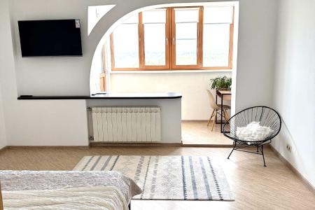 Однокомнатная квартира рядом с лесом