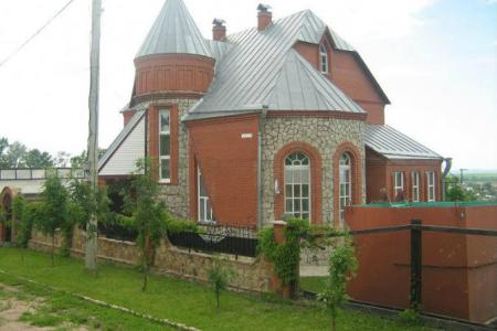 Сдаю посуточно коттедж