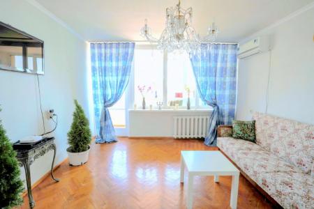 Двухкомнатная квартира в центре,возле Ж\Д вокзала