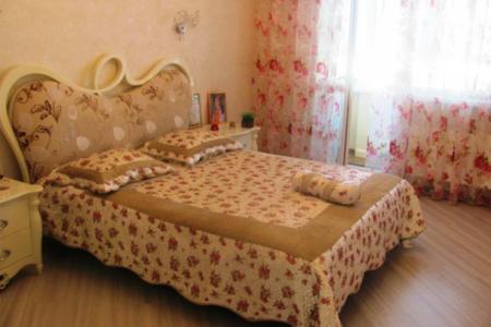 Двухкомнатная квартира ТРЦ "ЯМАЛ"