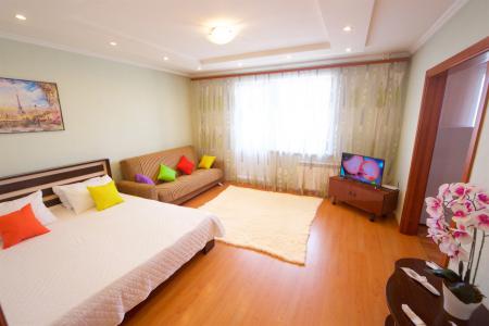 Сдам посуточно однокомнатную квартиру,район ТРЦ Планета