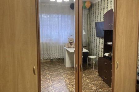 Рядом находятся ВУЗы, гипермаркет Окей, гимназия, школы, Больничный городок