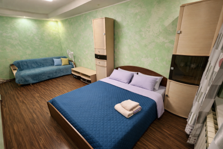 1 - комнатная квартира возле цирка, центр.