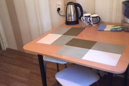 1к квартира посуточно Волгоград, ул. Донецкая 5 недорого