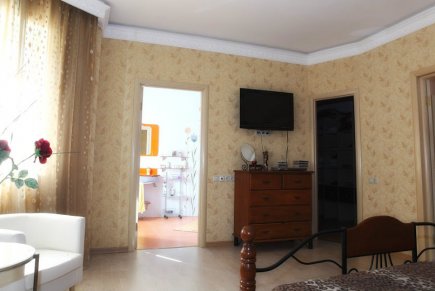 Коттедж по Горьковскому шоссе с каминным залом и бильярдом для компании до 18 человек