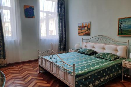 Отличная просторная 3-комнатная квартира на Большой Морской в доме Штрауха.