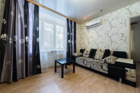 На Малышева, 120 2ком. квартира в районе Дом кино