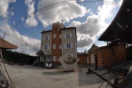 Коттедж "Замок" в п.Элитный на 50ч.