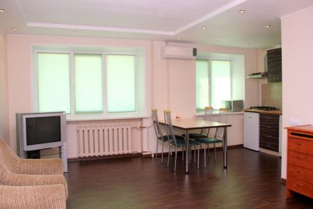 Однокомнатная квартира посуточно — долгосрочно Центр