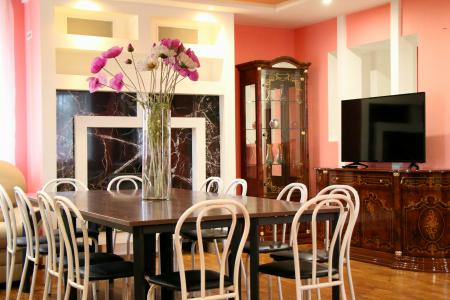 у берега семейный