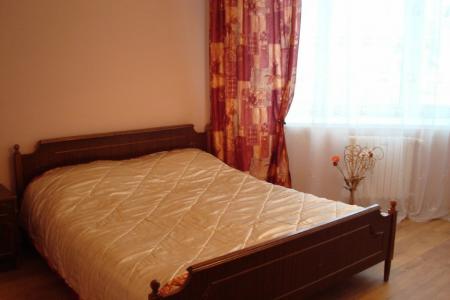 Центр.900 руб. ночь, 200 руб. час. Wi-Fi.