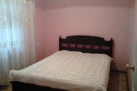 3-к квартира, 80 м², 1/3 эт. В центре города.