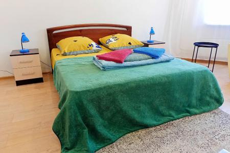 Элитная квартира с камином в новом жилом районе