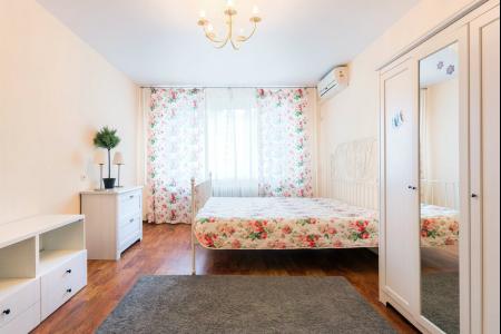 Двухкомнатная квартира с дизайнерским ремонтом