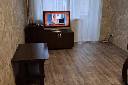 Уютная квартира, находится в центре города.