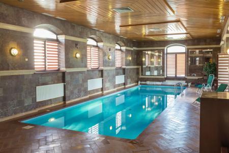 ВЕЧЕРИНКА В ОСОБНЯКЕ