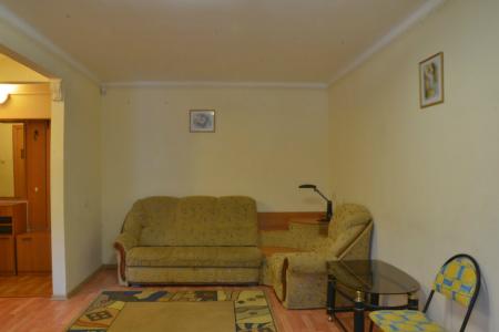 Хорошая двухкомнатная квартира в центре с кондиционером и большой кроватью