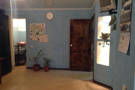 Двухкомнатная квартира в центре города, две огромные кровати, кожаный раскладной диван и отличный ин