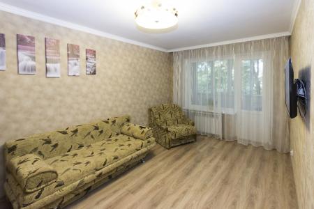 Двушка возле парка.