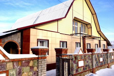 Удобный коттедж в Белокурие