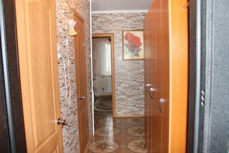 Двухкомнатная квартира на ул.Югорская возле "церкви".