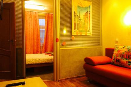 Квартира с дизайнерским интерьером и джакузи