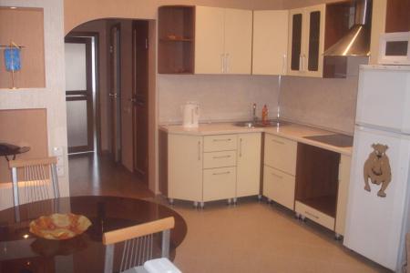 Сдам  посуточно 2-к квартиру по Каролинского