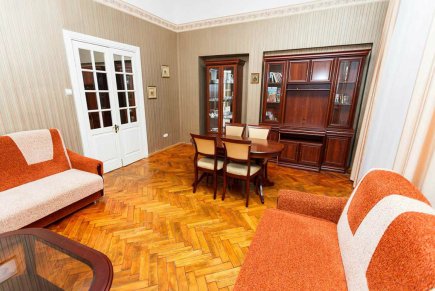 Сдаю свою 2-х комнатную квартиру в центре Петербурга