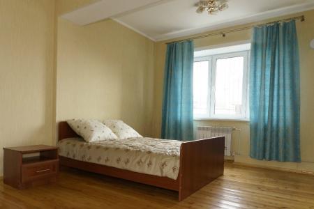 Двухкомнатная квартира возле КСК