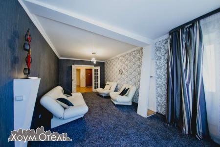 Трехкомнатная квартира, Комсомольская 124 на сутки