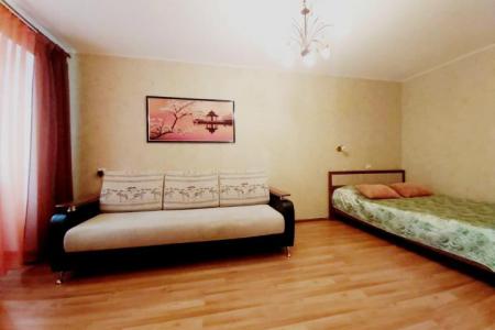 Двухкомнатная квартира возле ЖД-вокзала