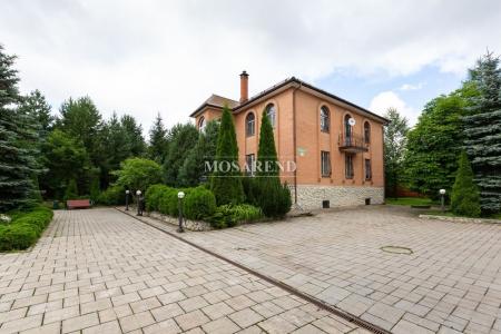 Коттедж на 30 человек