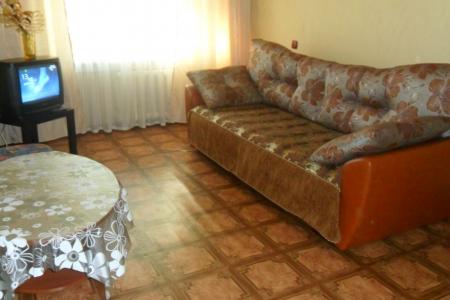 Уютная однокомнатная квартира в 5- этажном доме, который находится в центре