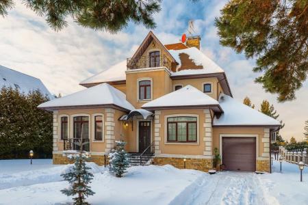 Коттедж на живописном берегу Москва-реки с бассейном