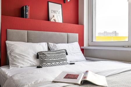 Просторная студия возле ЖД вокзала и метро