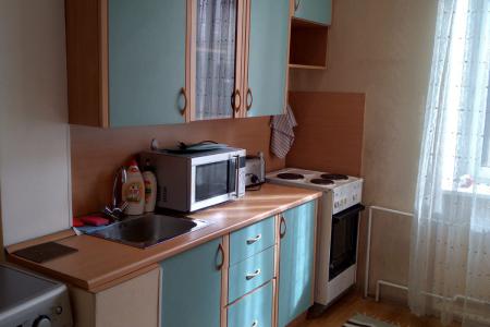 2-х комнатная квартира в центре города рядом стадион Труд