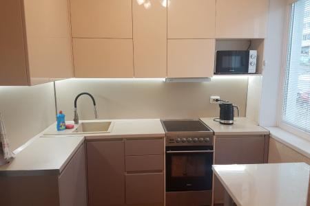 Уютная студия на Столетии на часы, сутки и более.