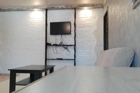 2-комнатная квартира с отличным ремонтом в историческом в центре Гродно на сутки! (Дзержинского 7)