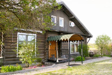Коттедж 350 м² на участке 20 сот.