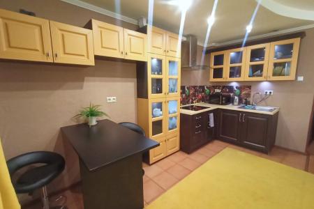 2к-квартира. 16 микрорайон, 35 дом.