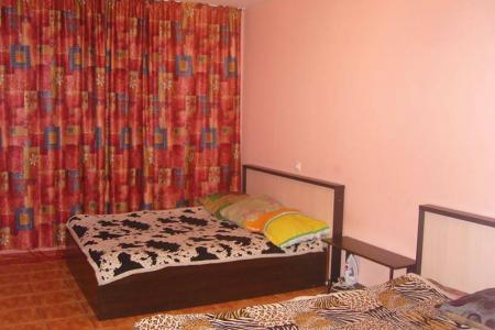 Двухкомнатная квартира возле магазина "НОРД-ВЕСТ"