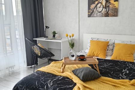 Уютная студия с панорамным окном