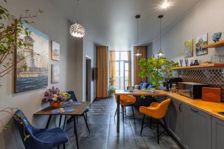 Дизайнерские апартаменты у реки