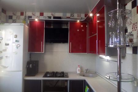 Сдам в краткосрочный найм 2-х ком.кв. на Левобернжье