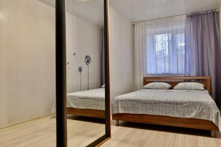 Двухкомнатная квартира возле ЖД вокзала