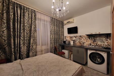 Сдается посуточно студия около метро Автозаводская.