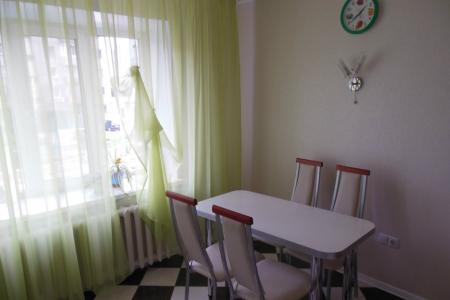 На сутки без посредников сдаю 1-ком.квартиру  центре города