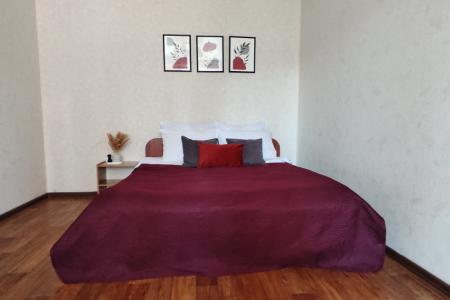 Двухкомнатная квартира возле Ультры